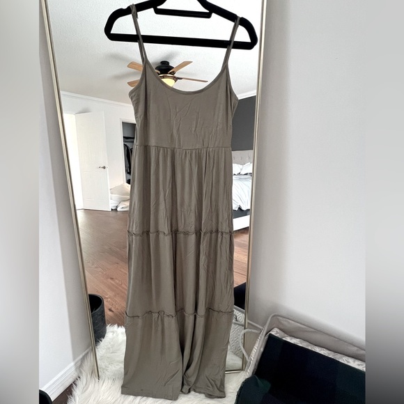 BNWT Maxi Dress - Picture 1 of 2